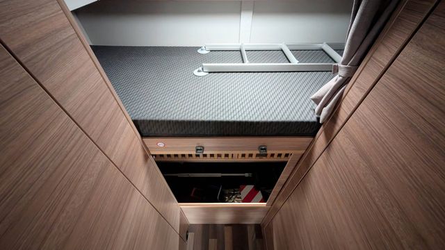 prop_19005_8 prop_19005_8